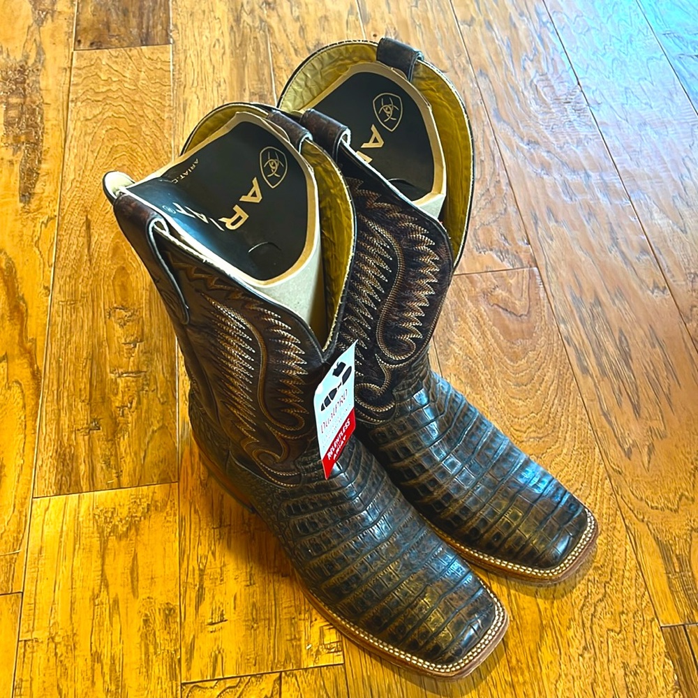 SOLD**** Ariat Relentless Pro Wide Square Toe Boots
